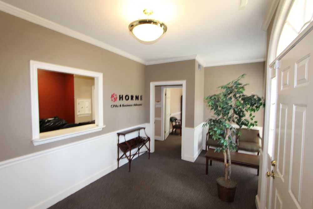 Office Space For Sale/Lease: 101 Madison Plz, Hattiesburg, MS 39402